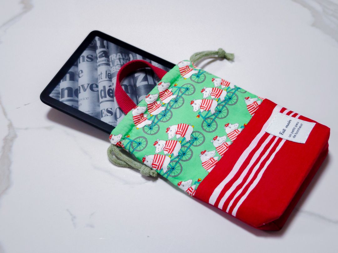 【miri’s Book Jackets】文庫本用の巾着ポーチがkindle端末を入れるのにちょうど良い